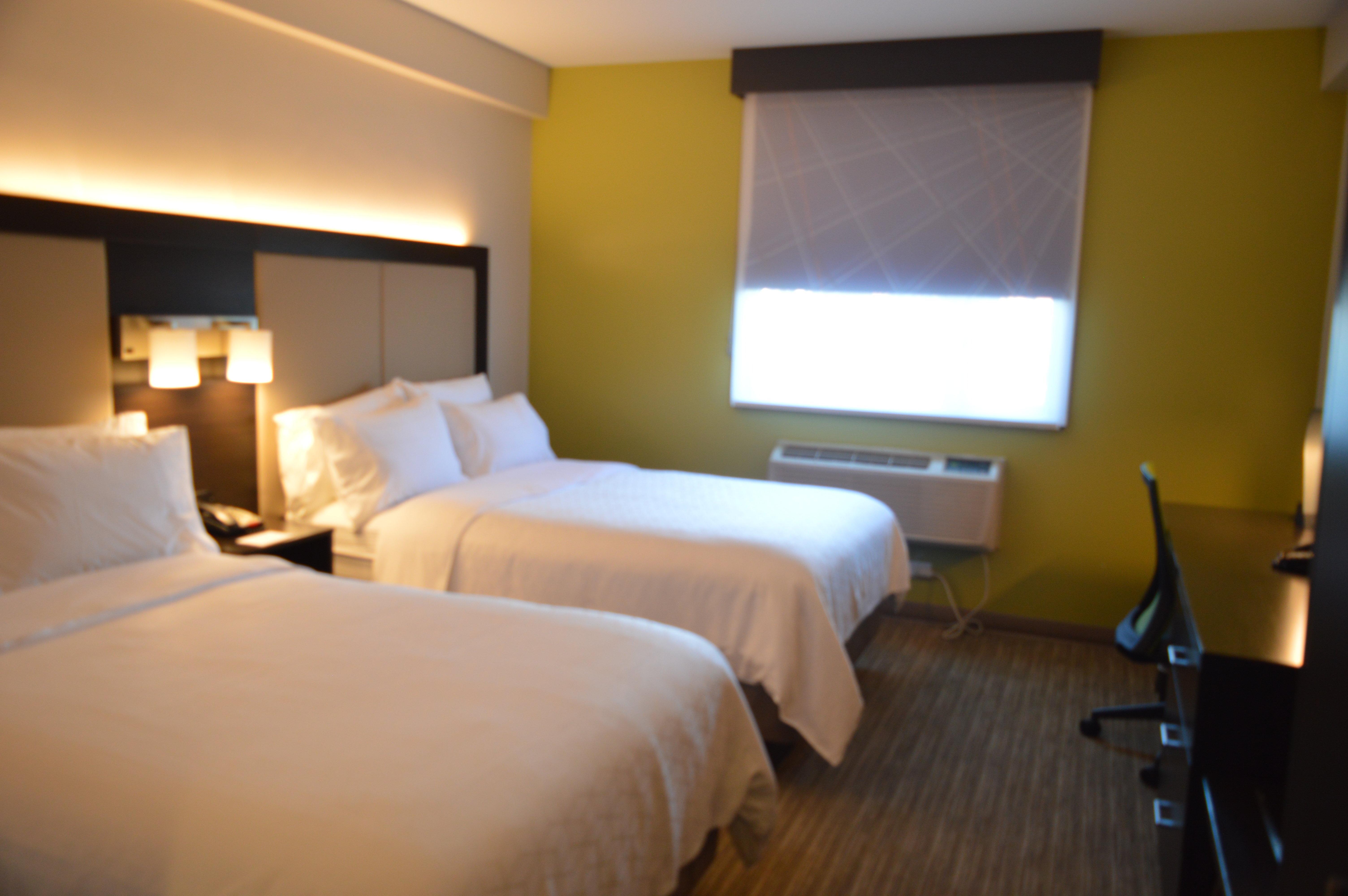 Holiday Inn Express Maspeth By Ihg Нью-Йорк Экстерьер фото
