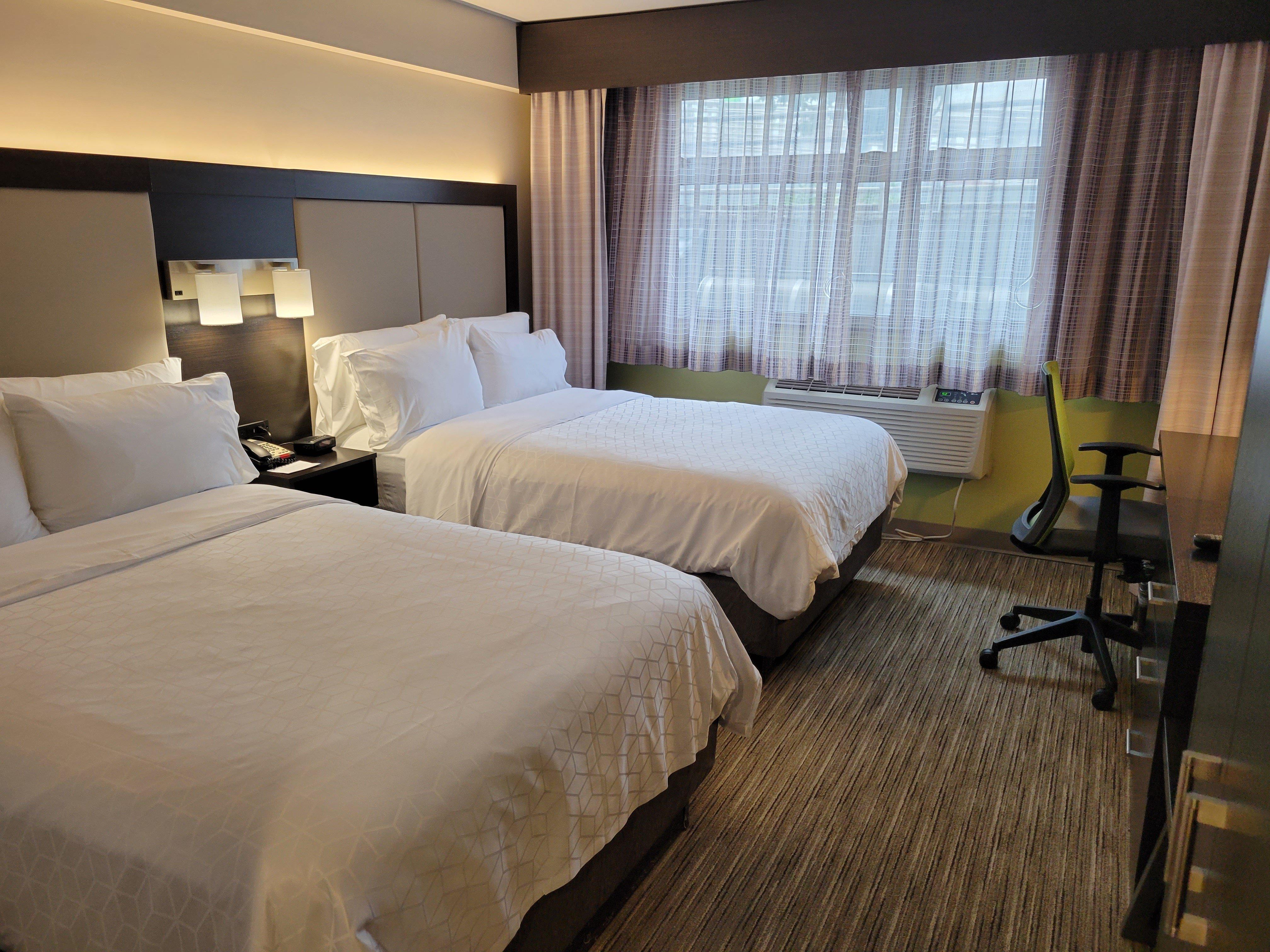 Holiday Inn Express Maspeth By Ihg Нью-Йорк Экстерьер фото