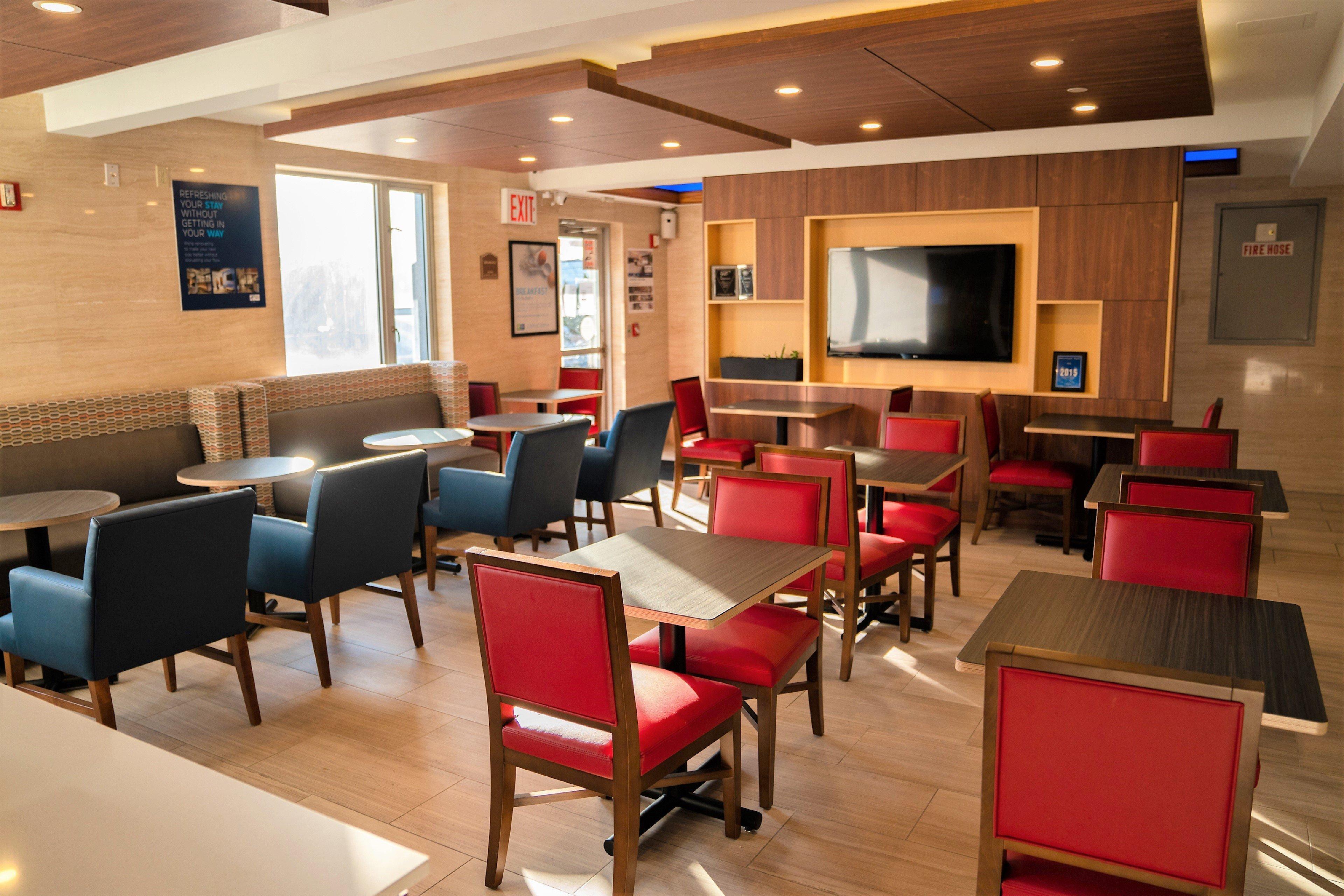 Holiday Inn Express Maspeth By Ihg Нью-Йорк Экстерьер фото