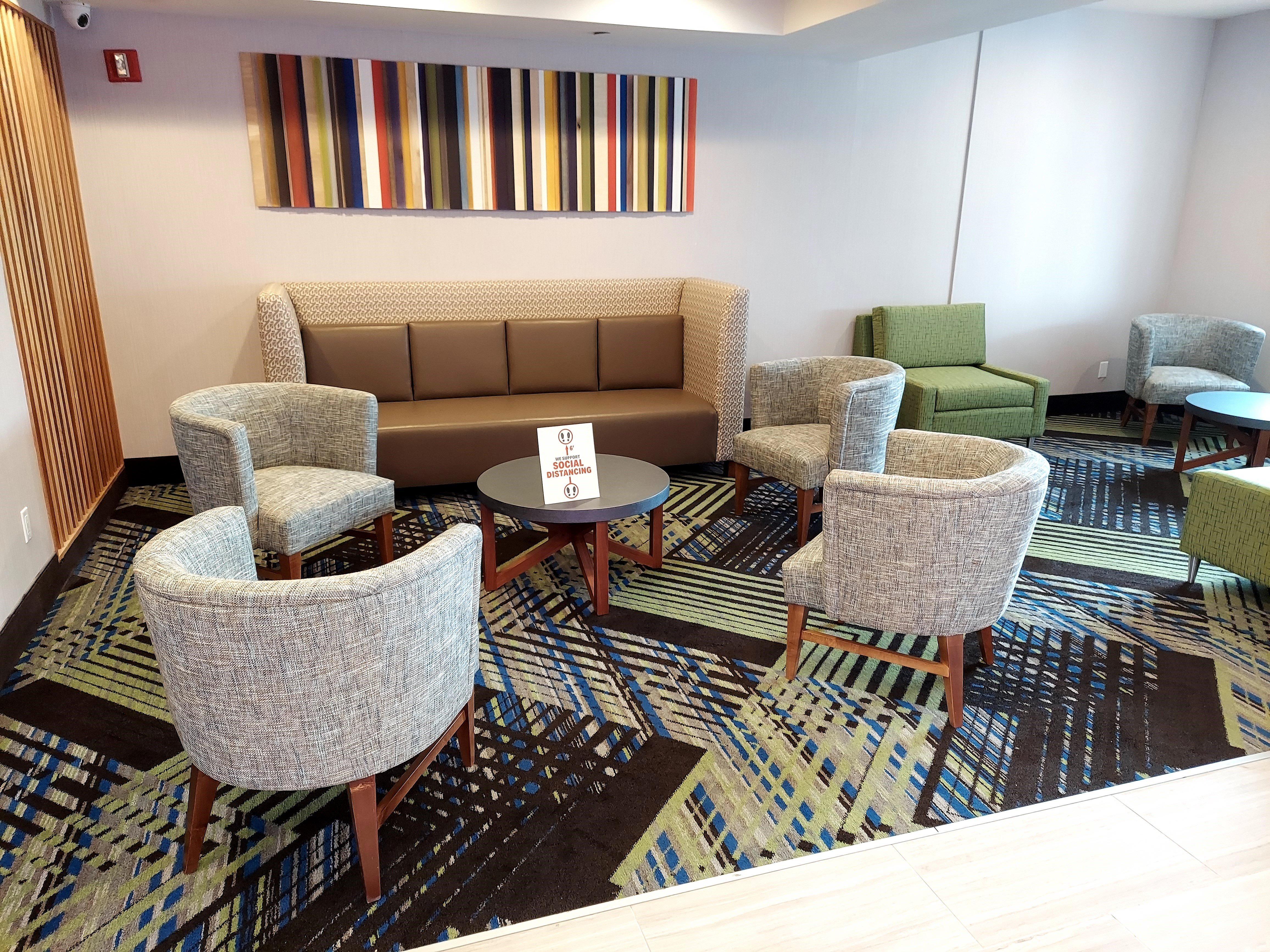 Holiday Inn Express Maspeth By Ihg Нью-Йорк Экстерьер фото